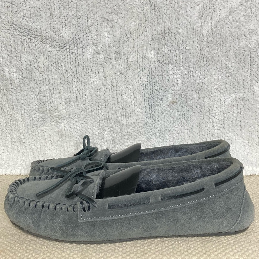Minnetonka Womens Grey Suede Leather Faux Fur Lined Moccasins Shoes Size US 10 M - Picture 2 of 11